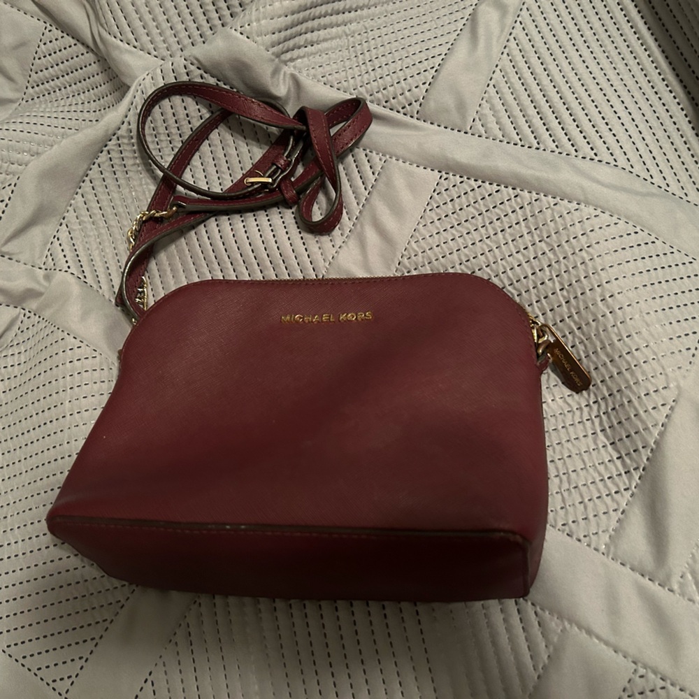 Micheal Kors Purse- Maroon - Picture 3 of 7